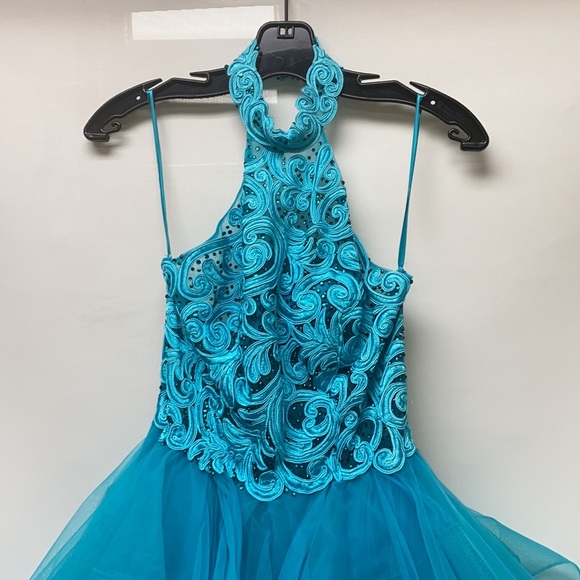 Ellie Wiled by MonCheri sleeveless tulle and lace halter gown - Picture 4 of 10